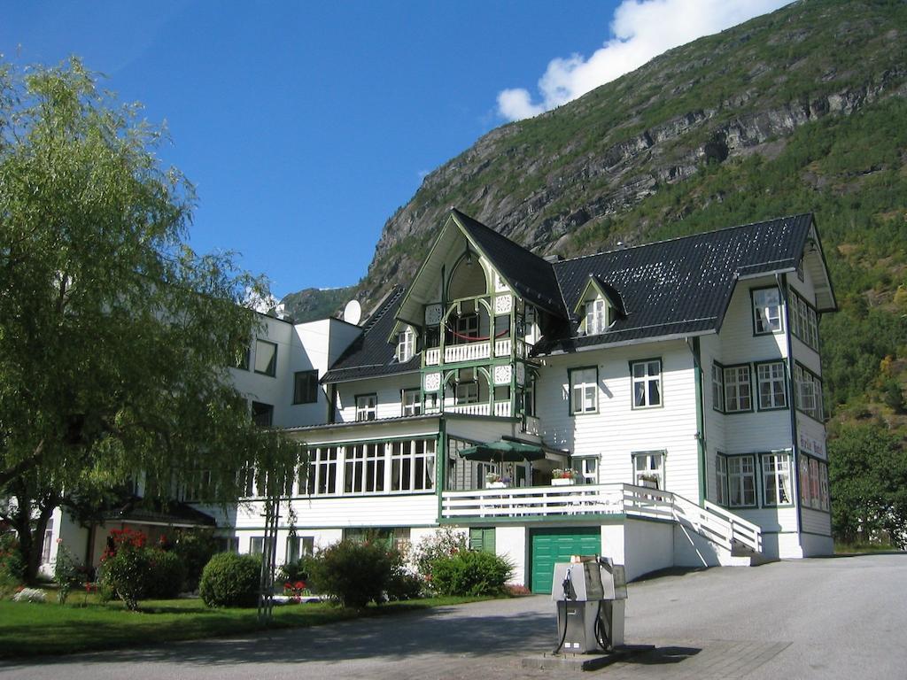 Hjelle Hotel ภายนอก รูปภาพ
