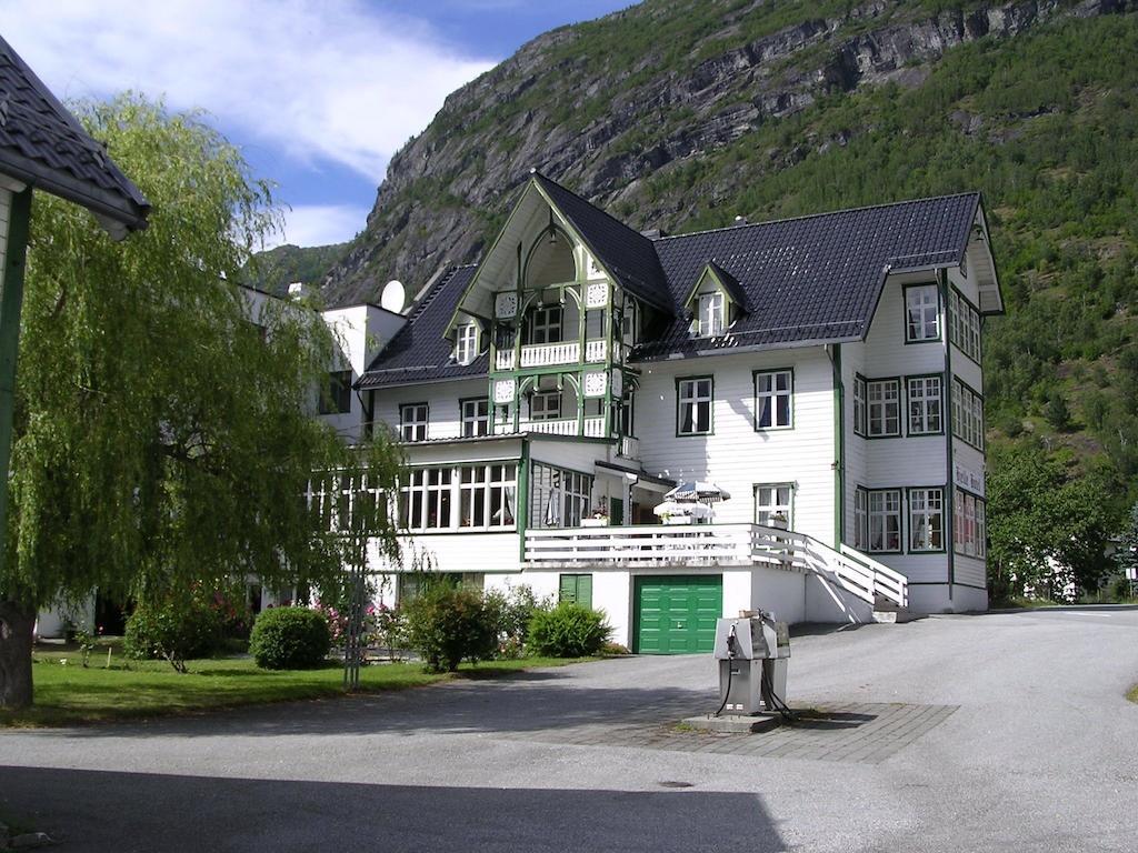 Hjelle Hotel ภายนอก รูปภาพ