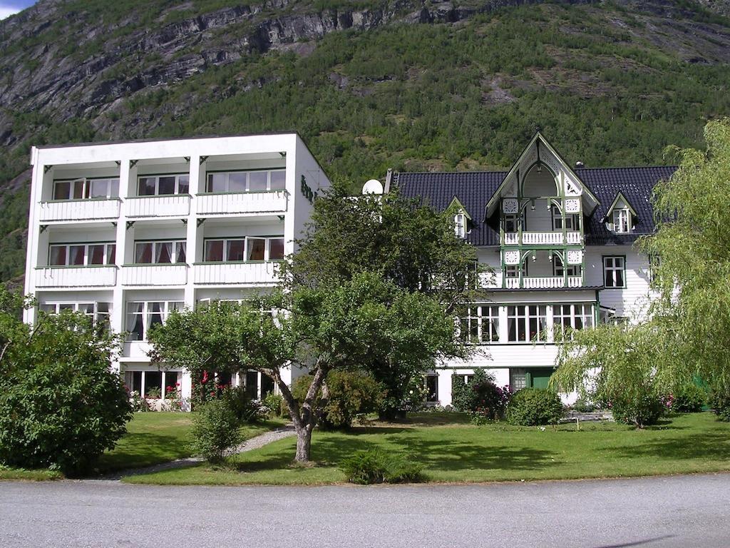 Hjelle Hotel ภายนอก รูปภาพ